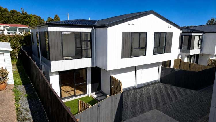 9 Kaikoura Street Henderson_11