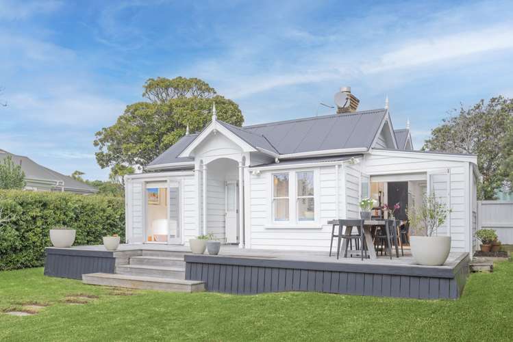 17 Onewa Road Northcote_13