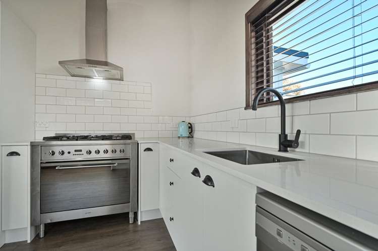 817 Lyell Street Akina_9