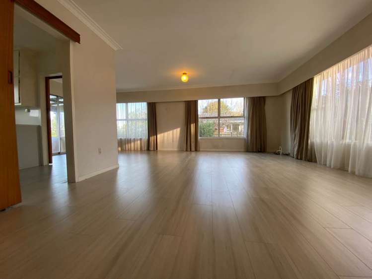 2/8 Knightsbridge Drive Forrest Hill_1