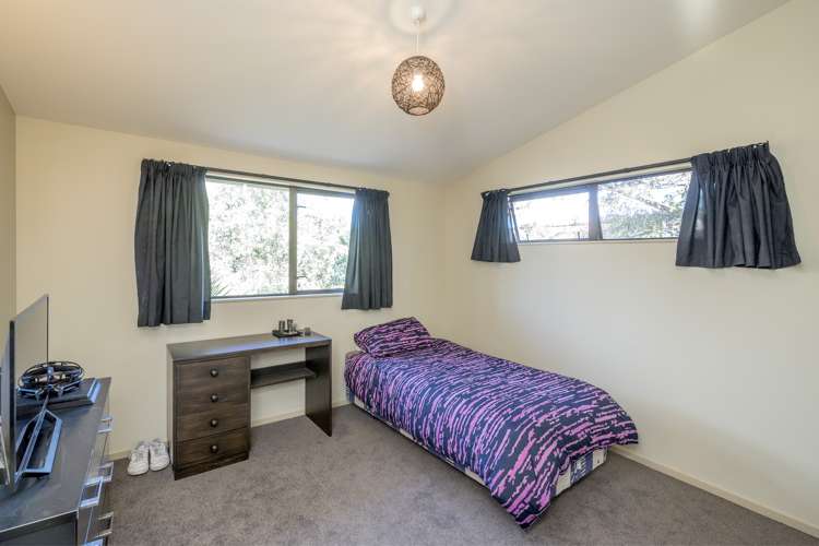 16 Karaka Grove Raumati Beach_18