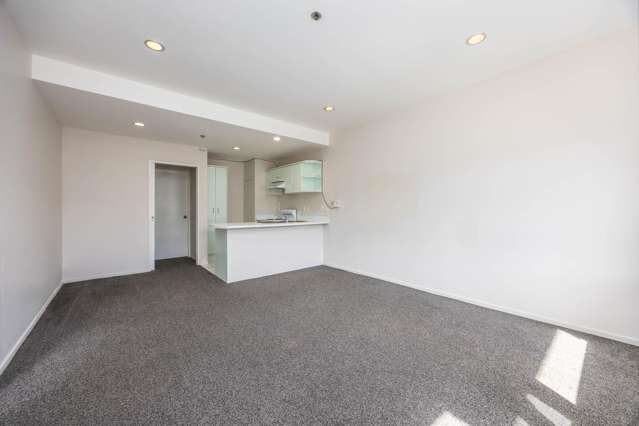 2D/15 Auburn Street Takapuna_4