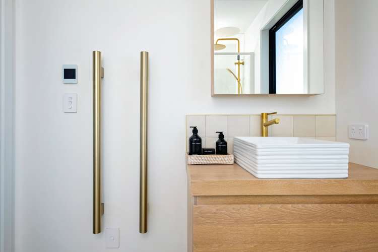 96 Charles Street Westshore_28