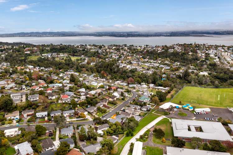 21 Stott Avenue Birkdale_15