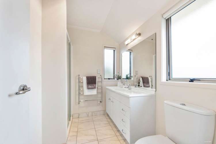 5 Frenz Drive Titirangi_12