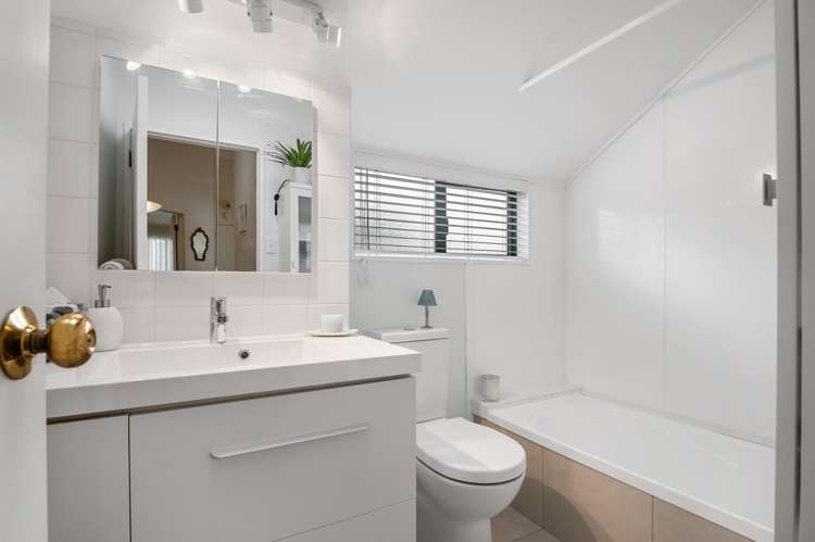 2/13a Amy Street Ellerslie_18