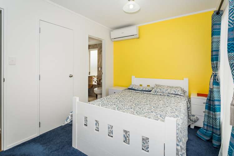 2/256b Birkdale Road Birkdale_6