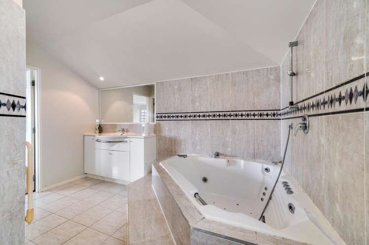 13 San Martin Place Goodwood Heights_11