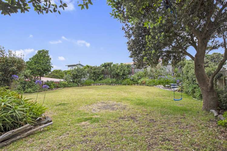 2A Marine Parade Otaki Beach_18