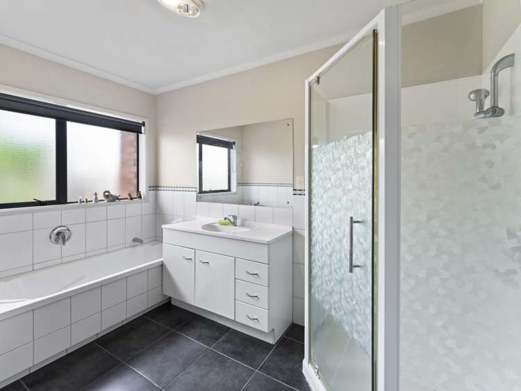 16 Barcaldine Road Flat Bush_13