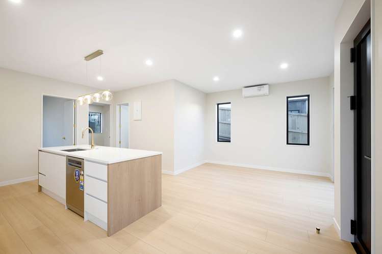 16 & 16A Katote Avenue Swanson_35