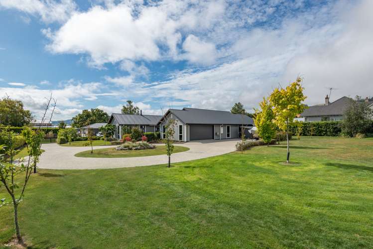 285D Gladstone Road North_0