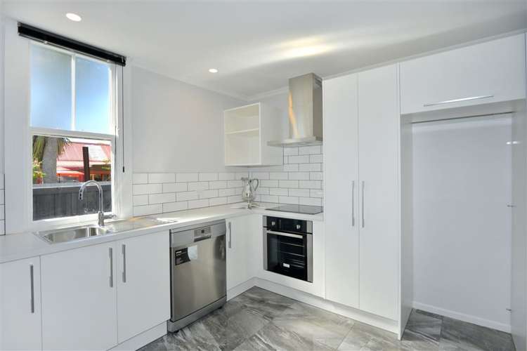 494 Worcester Street Linwood_4