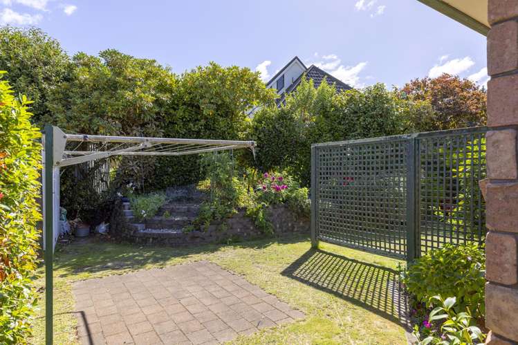 8 Belvedere Grove Rangatira Park_26