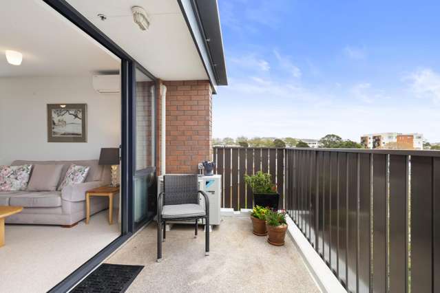 206/102 Edinburgh Street Pukekohe_3