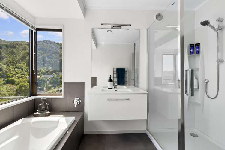 32 Walter Road Lowry Bay_14