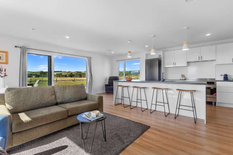 86 Racecourse Road Amberley_15