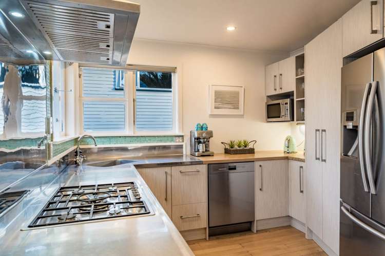 24 The Terrace Herald Island_8