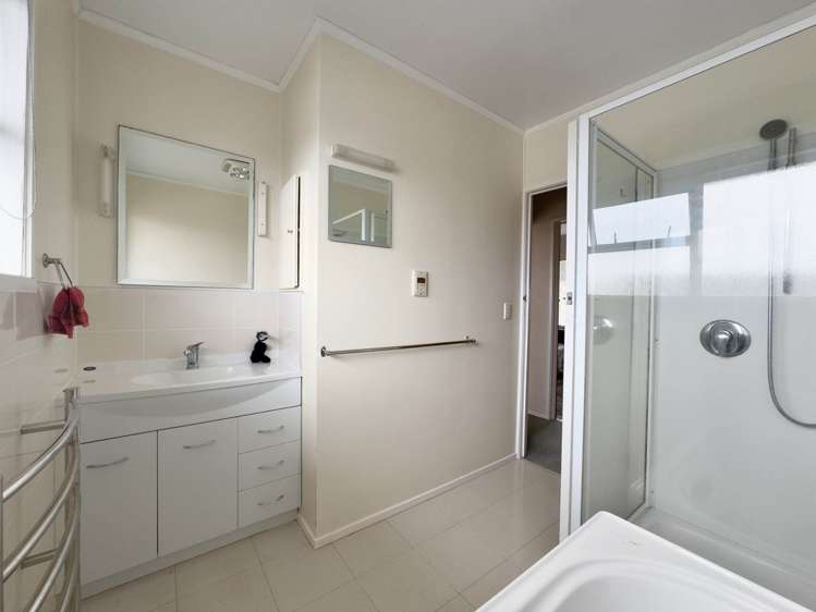 62 Chivalry Road Glenfield_11
