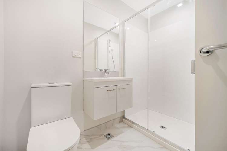 7/31 Ayton Drive 3320_9
