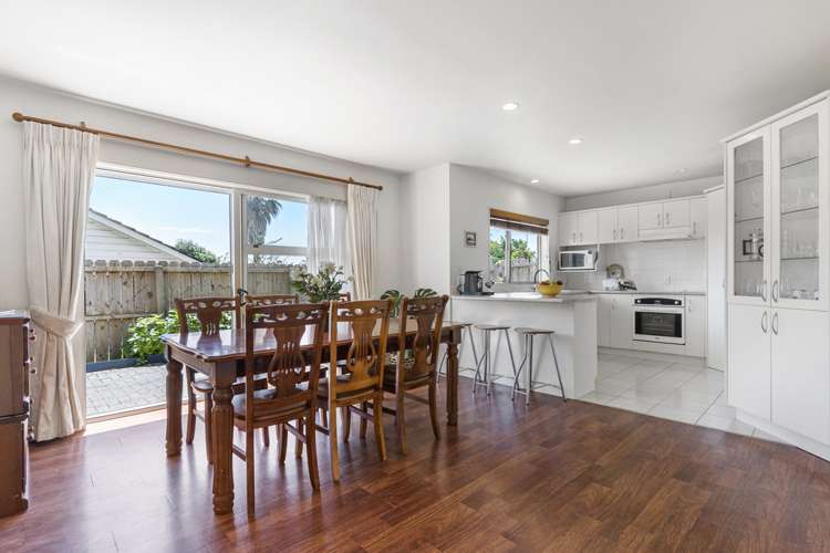 1/24 Headcorn Place Botany Downs_5