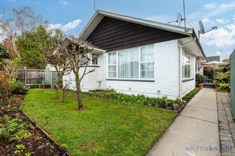 11 Straven Road_0