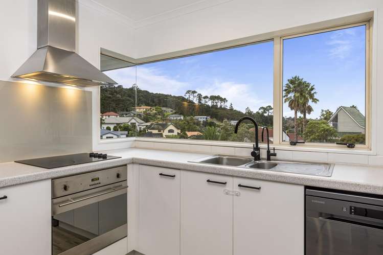 4 Kestrel Heights Arkles Bay_3