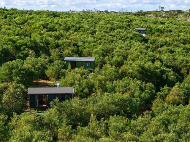 OFF GRID LIFESTYLE & PEACEFUL CABIN ESCAPES