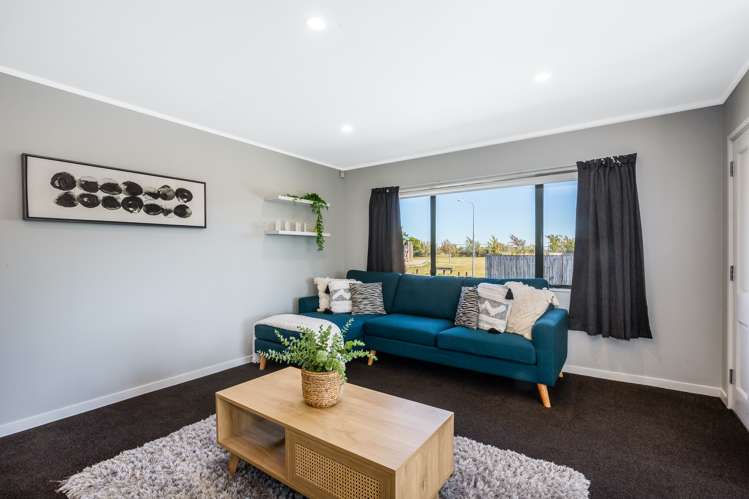 16 Mcmanaway Grove Stokes Valley_11