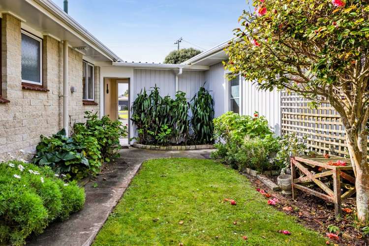 84 Domett Street Opunake_30