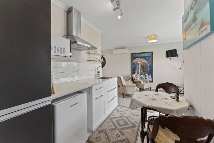 4 Montague Grove Stratford_15