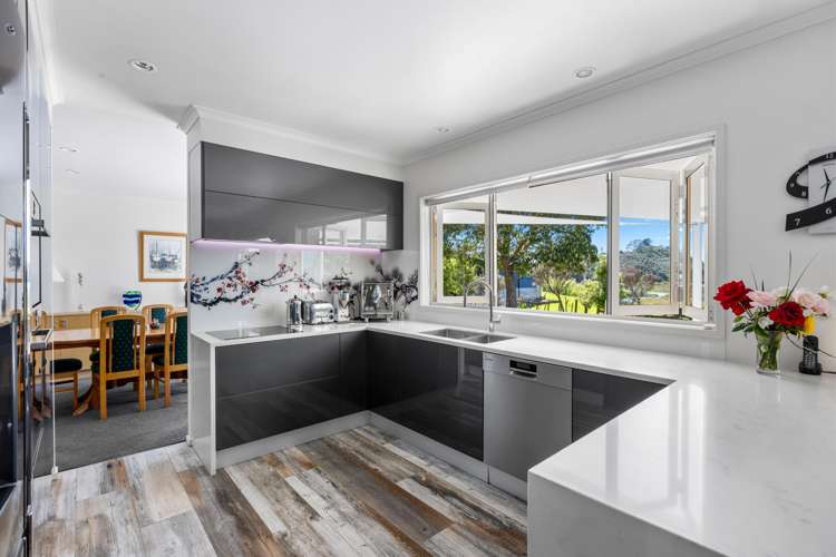 85 Whangaparaoa Road Red Beach_8