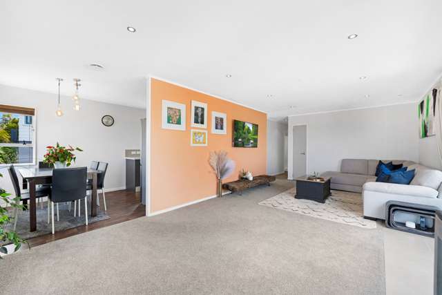 2/23 Thalia Place Totara Vale_4