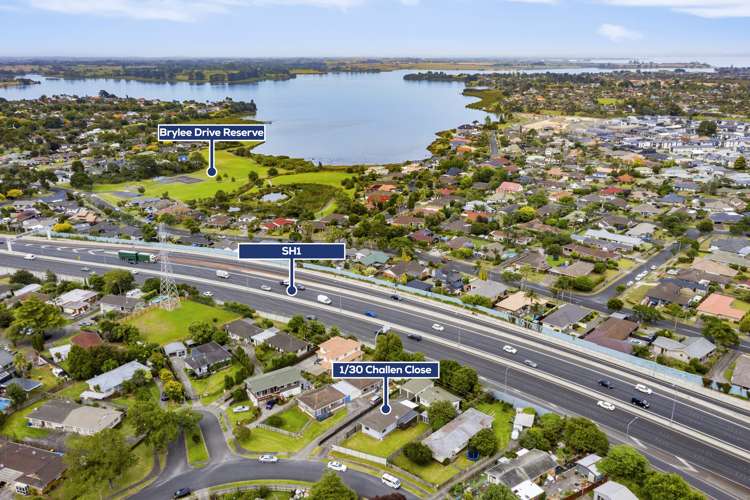 1/30 Challen Close Conifer Grove_15