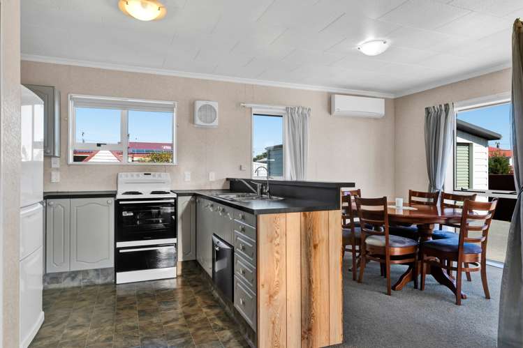 8b South Road Manaia_5