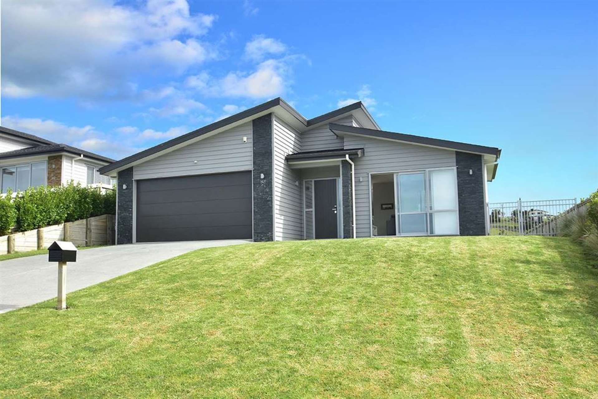 18 Seaview Crescent Hatfields Beach Rodney Houses for Sale One Roof