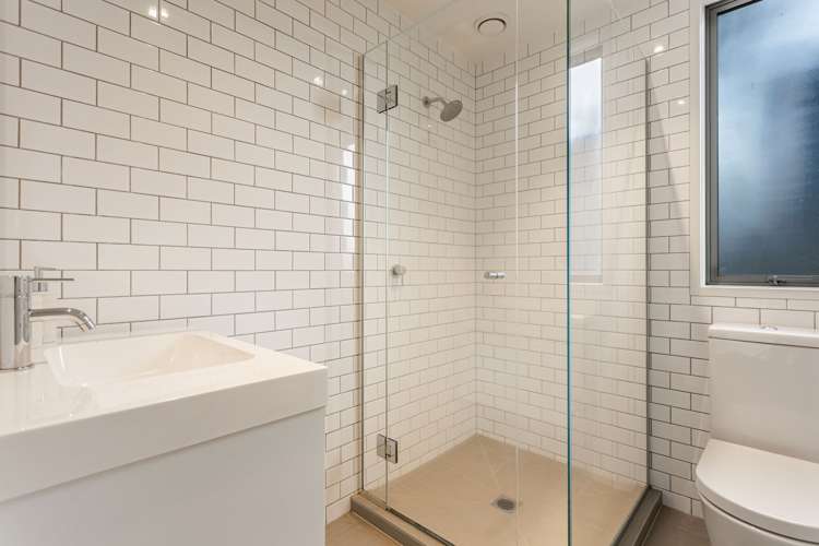 12b Chapman Road Te Atatu Peninsula_11