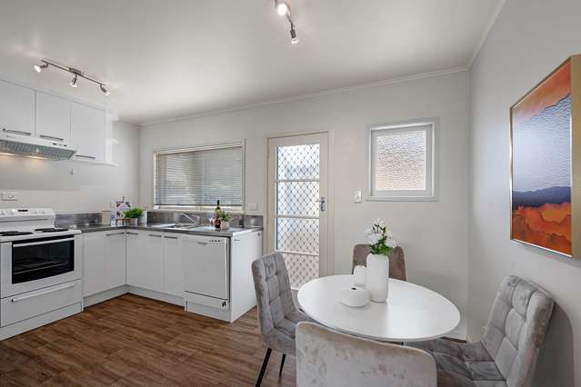 2/11 Wicklow Road Devonport_4