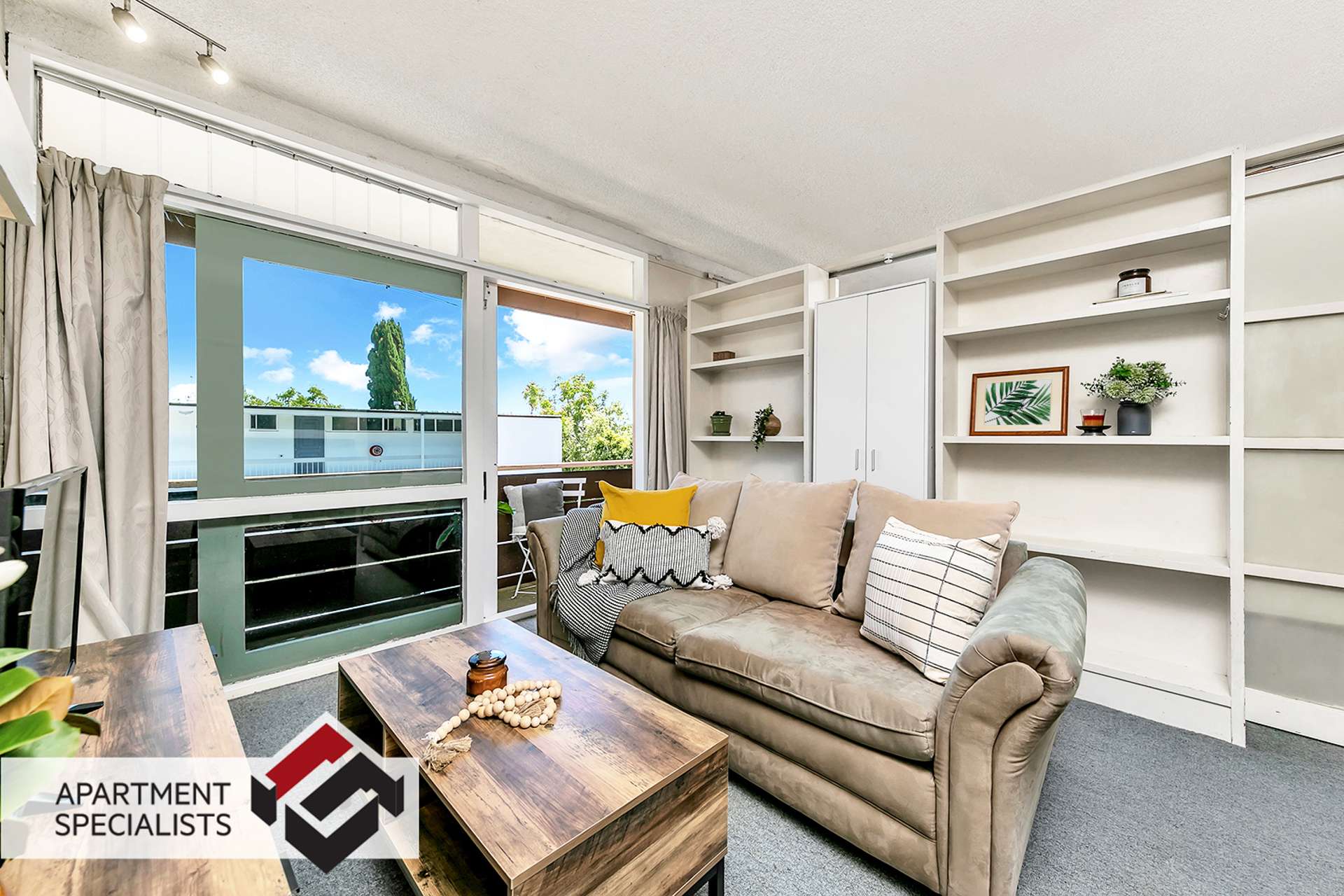 1/9a Esplanade Road Mount Eden_0