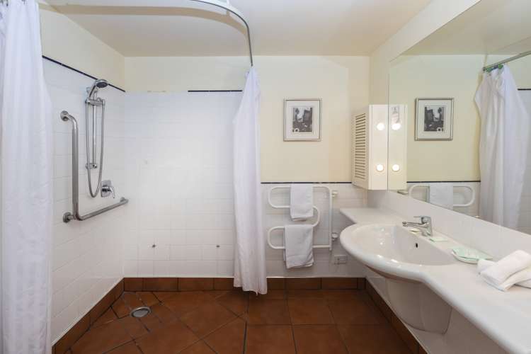 85e Beach Road Akaroa_18