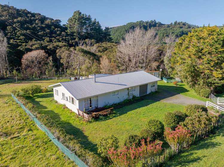 5421 Masterton Castlepoint Rd, Tinui_0