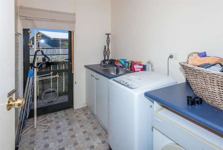 207b The Square Whangamata_11