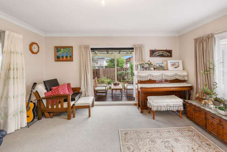 16 Booralee Avenue Botany Downs_17