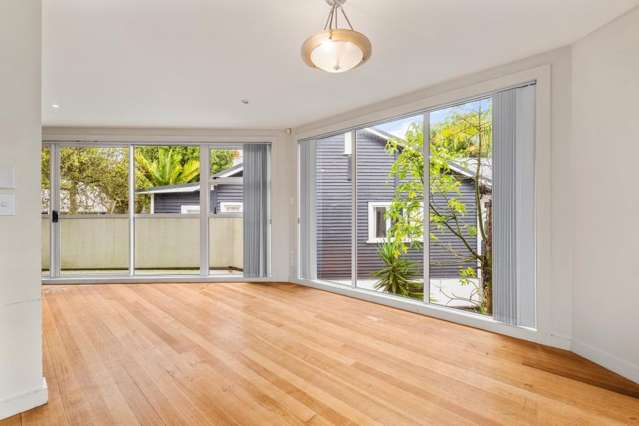 3/8 Sarsfield Street 1685_3