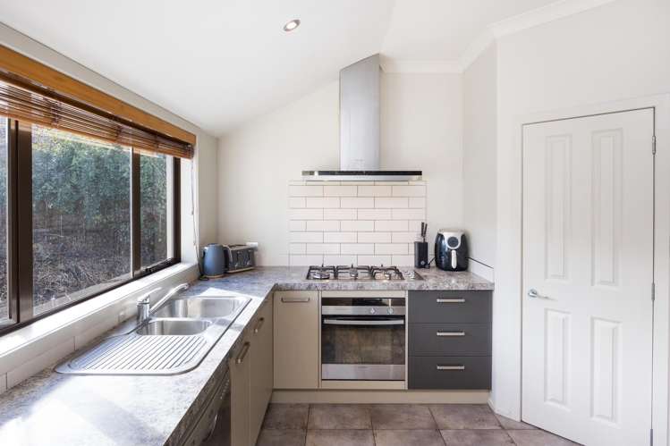 2 Mayfair Court_3