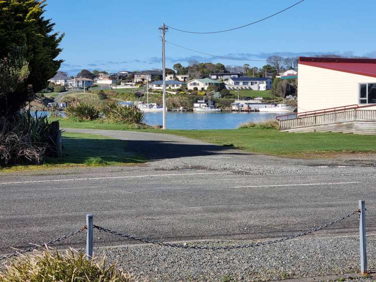 44 Leader Street Riverton_15