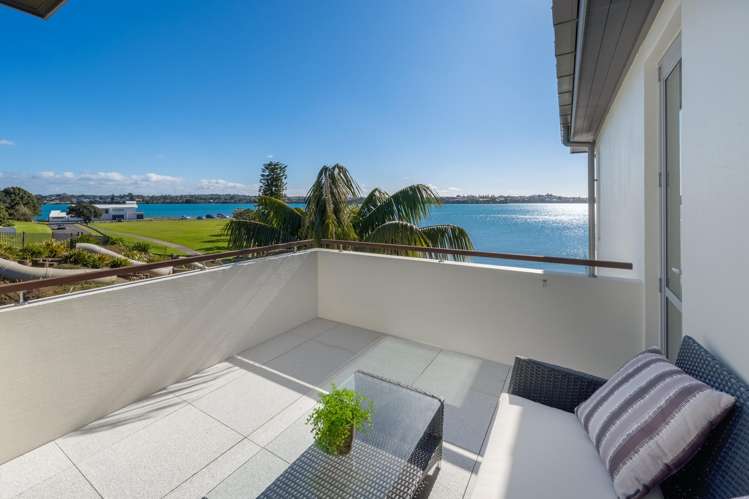 2/42 Bramley Drive Farm Cove_16