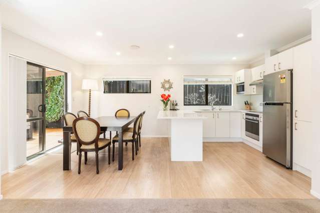 2/14 Peach Road Glenfield_1