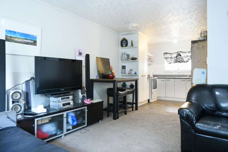 1/10 Trounson Avenue Clendon Park_5