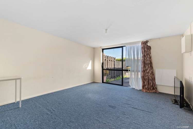 24a South Street Pahurehure_15